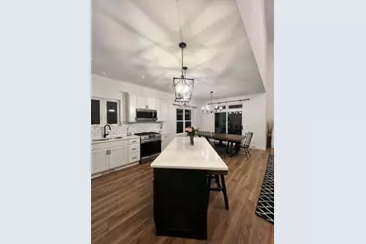 1381 N Pine Street, Sun Prairie, WI 53590 - Photo 3