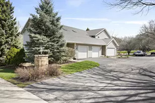821 N Gammon Rd, Madison, WI 53717 - Photo 5