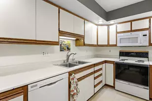 821 N Gammon Rd, Madison, WI 53717 - Photo 13