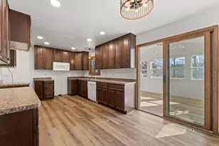 509 Ernstmeyer Dr, Baraboo, WI 53913 - Photo 7