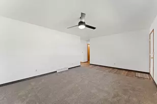 509 Ernstmeyer Dr, Baraboo, WI 53913 - Photo 5