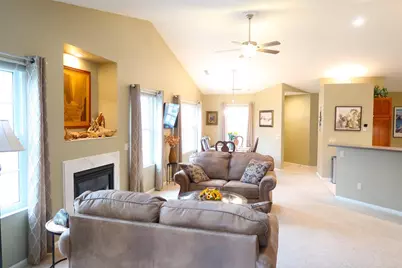 715 N Heatherstone Drive, Sun Prairie, WI 53590 - Photo 11