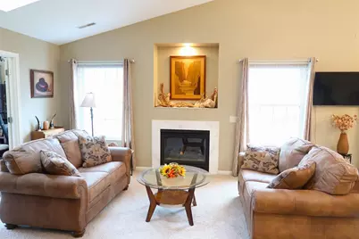 715 N Heatherstone Drive, Sun Prairie, WI 53590 - Photo 9