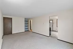 625 Cross St, Poynette, WI 53955 - Photo 3