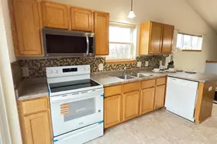 1077 Gas Light Dr, Sun Prairie, WI 53590 - Photo 15