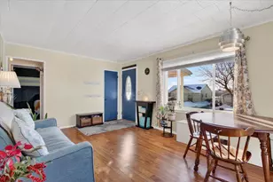 725 Berry St, Stoughton, WI 53589 - Photo 5