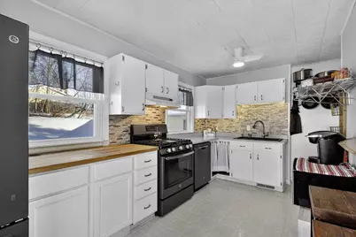 725 Berry Street, Stoughton, WI 53589 - Photo 7