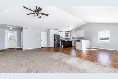 1595 Cornerstone Circle, Platteville,  53818 - Photo 5