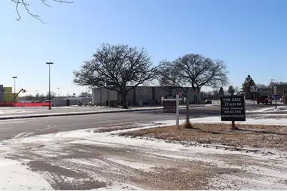 1901 Holiday Drive, Janesville, WI 53545 - Photo 3