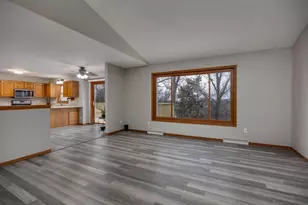 902 Anna Ct, Waterloo, WI 53594 - Photo 5