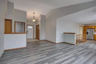 902 Anna Ct, Waterloo, WI 53594 - Photo 7