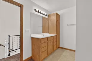 905 W Grand Ave, Beloit, WI 53511 - Photo 17