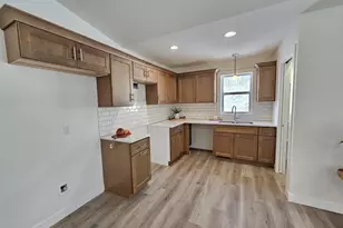 512 Village Ln, Ripon, WI 54971 - Photo 7