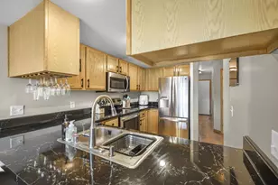 203 N Musket Ridge Dr, Sun Prairie, WI 53590 - Photo 9