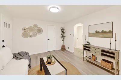 2638 East Lawn Court, Madison, WI 53704 - Photo 9