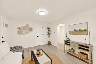 2638 E Lawn Ct, Madison, WI 53704 - Photo 9