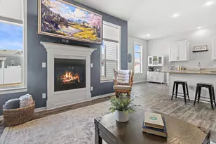 921 Sarah St, Belleville, WI 53508 - Photo 7