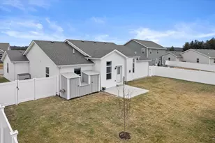 921 Sarah St, Belleville, WI 53508 - Photo 31