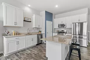 921 Sarah St, Belleville, WI 53508 - Photo 11