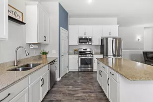 921 Sarah St, Belleville, WI 53508 - Photo 3