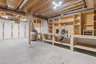 921 Sarah St, Belleville, WI 53508 - Photo 29