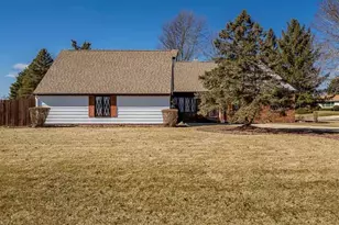 3168 S High Crst Rd, Beloit, WI 53511 - Photo 3