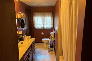 3722 N Casaloma Dr, Appleton, WI 54913 - Photo 9