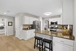 1197 Dolan Dr, Sun Prairie, WI 53590 - Photo 3