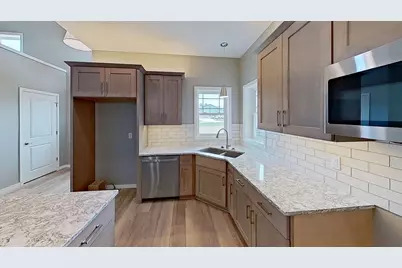 3708 Huntington Avenue #56, Janesville, WI 53546 - Photo 3