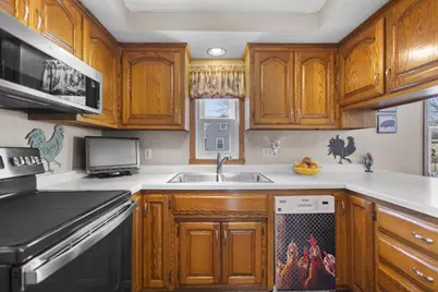 501 E Maple Street, Appleton, WI 54915 - Photo 11