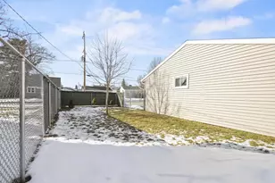 501 E Maple St, Appleton, WI 54915 - Photo 43