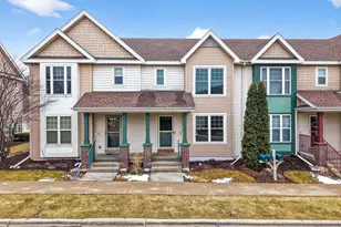 429 E Linnerud Dr, Sun Prairie, WI 53590 - Photo 1