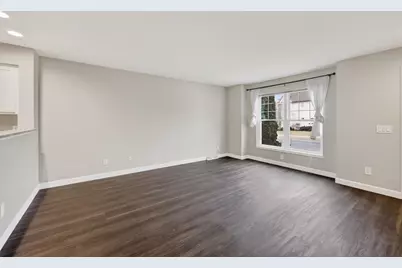 429 E Linnerud Drive, Sun Prairie, WI 53590 - Photo 7