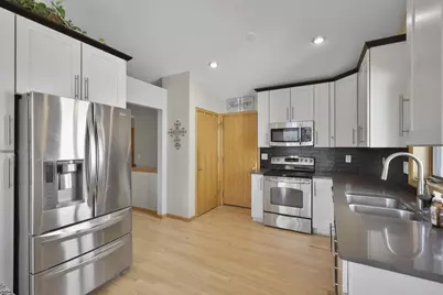 5915 Running Deer Trail, Mcfarland, WI 53558 - Photo 5