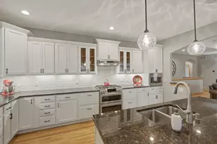 5597 Nutone St, Fitchburg, WI 53711 - Photo 9