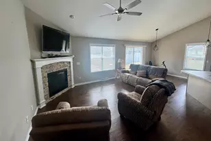 4350 Huntinghorne Dr, Janesville, WI 53546 - Photo 7