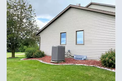 60439 Fairway Court, Prairie Du Chien, WI 53821 - Photo 5