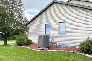 60439 Fairway Ct, Prairie Du Chien, WI 53821 - Photo 5