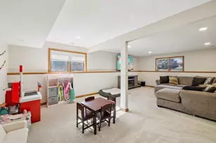 470 N Westmount Dr, Sun Prairie, WI 53590 - Photo 21