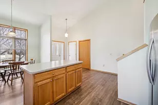 470 N Westmount Dr, Sun Prairie, WI 53590 - Photo 5