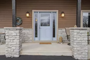 W4293 Meadow Ct, Lake Geneva, WI 53147 - Photo 5