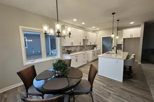 3106 S Bartells Dr, Beloit, WI 53511 - Photo 9