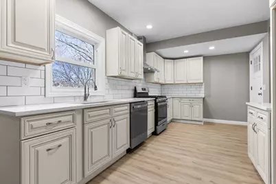 1036 Wisconsin Avenue, Beloit, WI 53511 - Photo 9