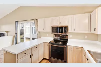 6126 Thornebury Drive, Madison, WI 53719 - Photo 3