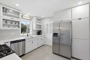 5017 Holiday Dr, Madison, WI 53711 - Photo 3