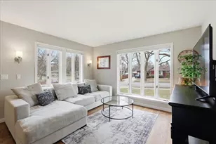 5017 Holiday Dr, Madison, WI 53711 - Photo 9