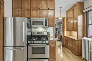 1040 Spaight St, Madison, WI 53703 - Photo 13