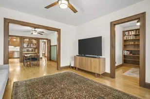 1040 Spaight St, Madison, WI 53703 - Photo 7