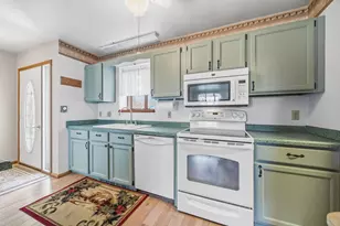 410 Lawn St, Cambridge, WI 53523 - Photo 13