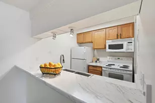 4326 Melody Ln, Madison, WI 53704 - Photo 11